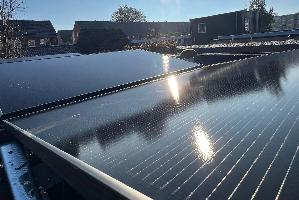 OnzeStroom B.V. - Zonnepanelen met thuisbatterij kopen OnzeStroom B.V. Zonnepanelen met thuisbatterij kopen