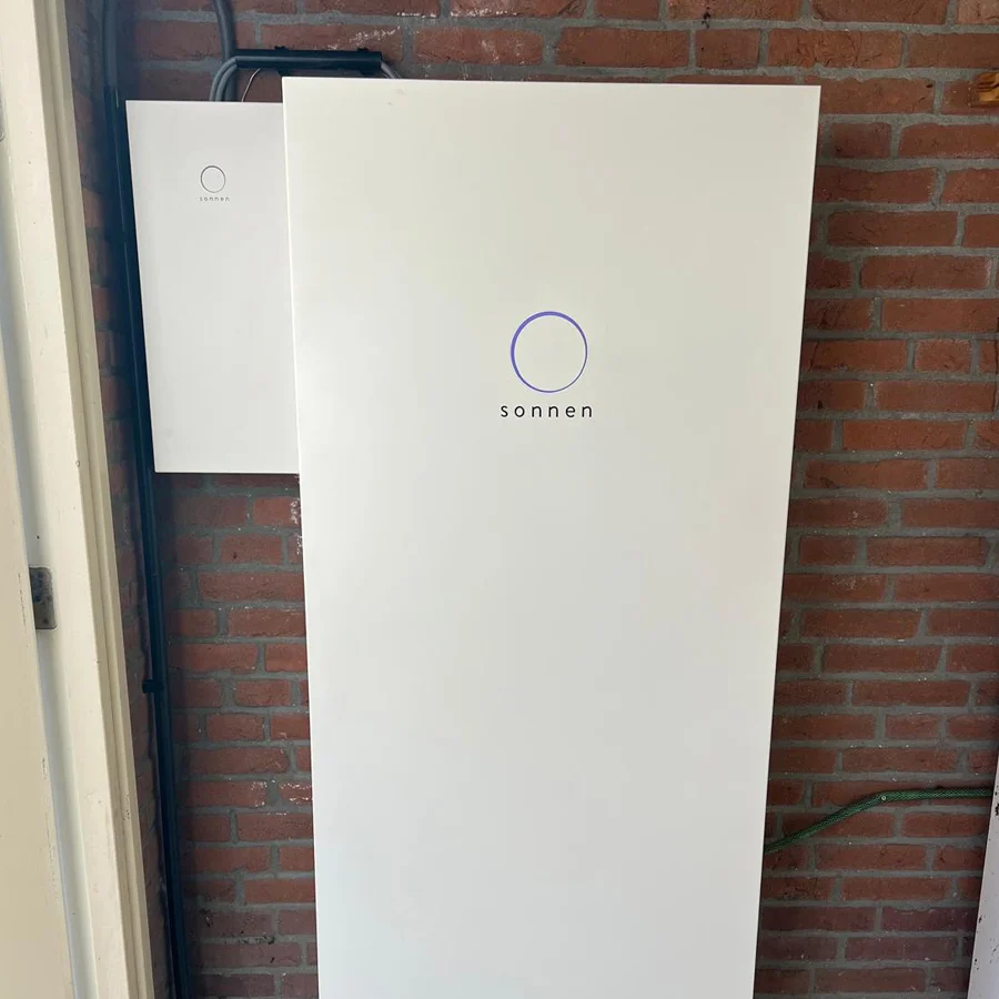 OnzeStroom B.V. - Onafhankelijkheid met sonnenBatterie: meer dan noodstroom OnzeStroom B.V. Onafhankelijkheid met sonnenBatterie: meer dan noodstroom